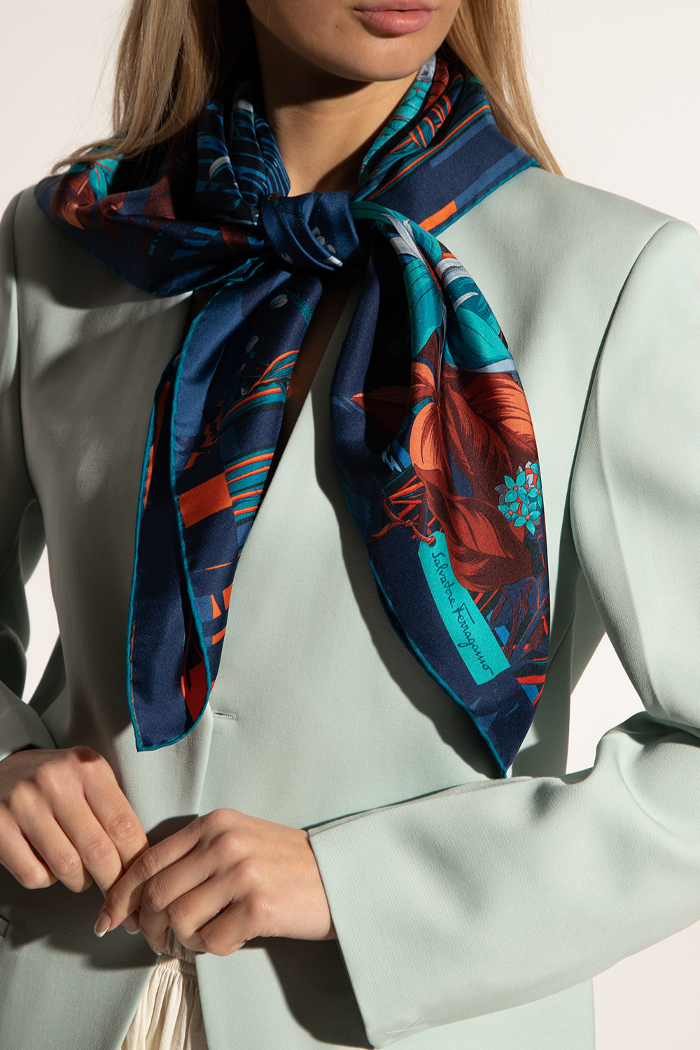 Ferragamo scarf outlet